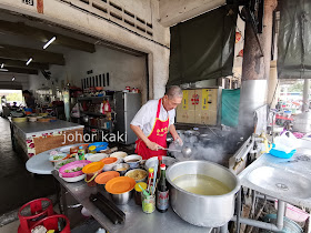 You Buy, Ah Huat Cook For You @ Pontian Fish Market 亚发代炒