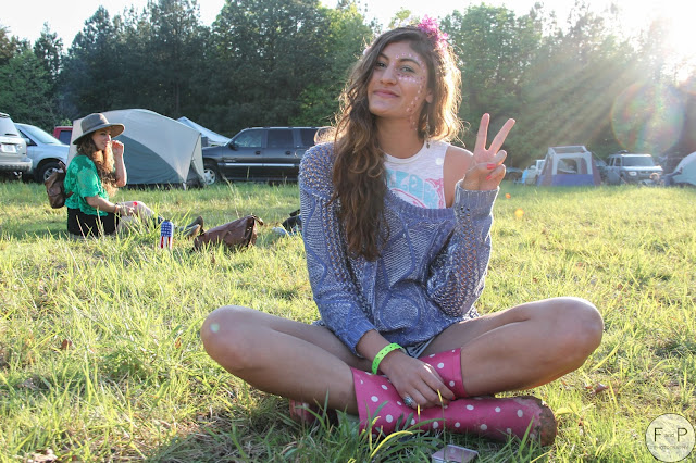 what to wear to a music festival, music festival outfits, street style, hippy outfits, fresh and precious