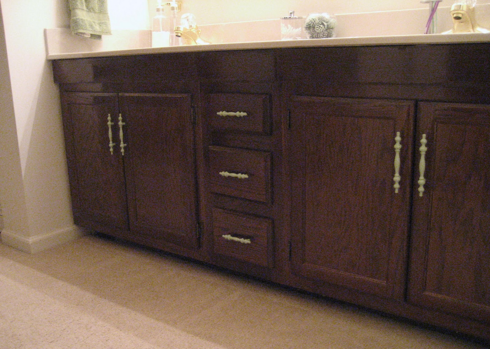 DO IT YOURSELF CABINET REFACING - DIY CABINET REFACING