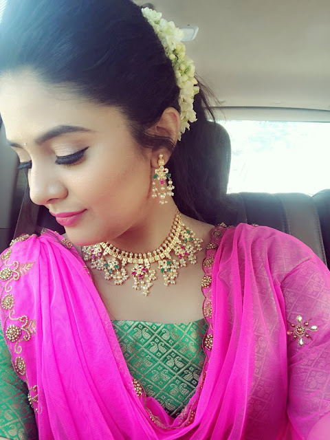 Sreemukhi cute pics shared on twitter 