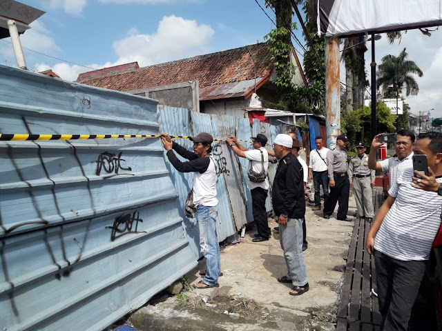  Bangunan SPBU Cipanas Di Segel Satpol PP Cianjur, Ini Sebabnya