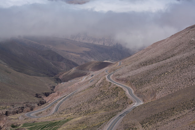 This road route is pass from mountains in the Andes between Argentina and Chile. This is the main and only one transport route raod out of Cheilean Capital City Santiago Into Mendoza City in Argenina its remove also too much under heavy traffic to travels above mentioned destinations. Mendoza City and Chilean City Road Images 