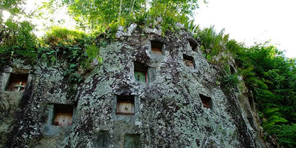 tana toraja, indonesia satu diantara 7 tempat wisata bernuansa mistis