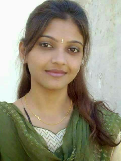 real Indian girl pic, cute real Indian college girl pic
