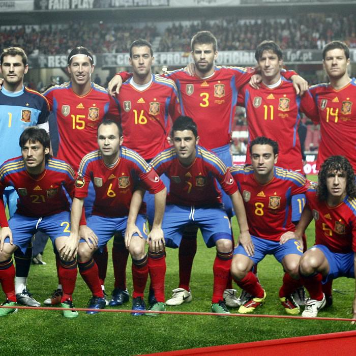 SPAIN FOOTBALL TEAM PHOTO 2010