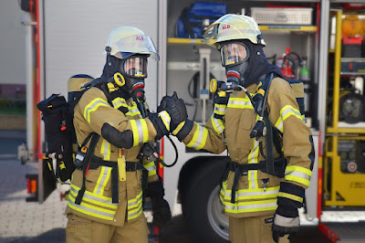 image: https://pixabay.com/photos/firefighter-respirators-4324587/