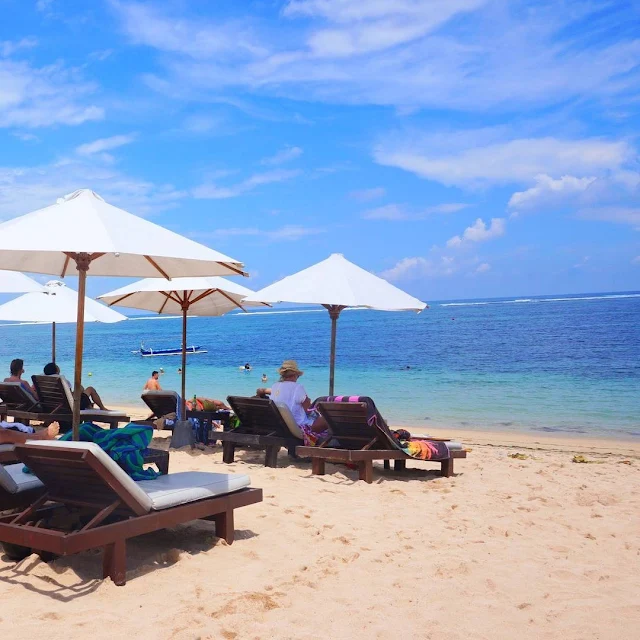 foto suasana di pantai geger bali