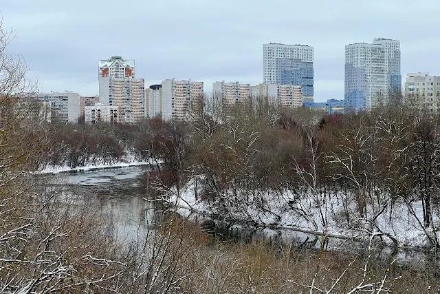 Проектируемый проезд № 1166, Москва-река, вид на Хорошево и на Филёвскую пойму