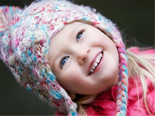 Beautifull Girls in Cut Smile HD Desktop Wallpaper Photos