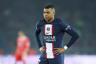 Des articles de presse ont confirmé aujourd'hui, mardi, que la direction du Paris Saint-Germain avait donné son accord au départ de la star de l'équipe, Kylian Mbappe.