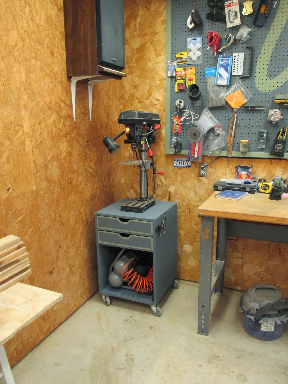 Wilker Do's: DIY Rolling Drill Press Stand