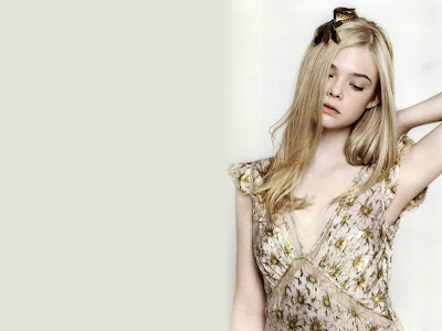 Elle Fanning Wallpaper