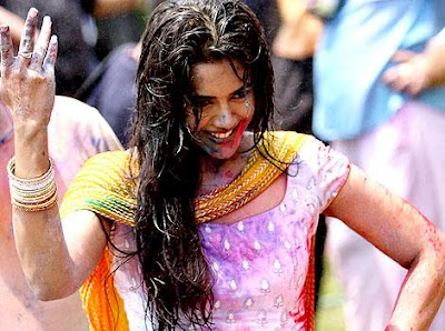 Sameera Reddy celebrating Holi ( In PicS )