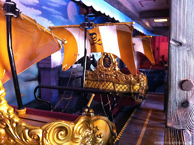 Peter Pan's Flight Disneyland flying pirate ships station load