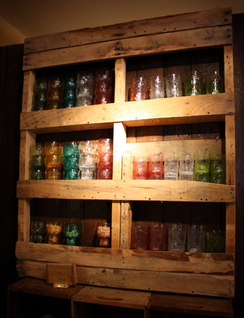 DIY Wooden Pallet Shelves with Storage | Pallet Furniture ...