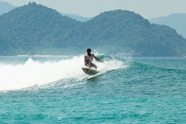 Lhoknga Beach Aceh, Indonesia  Indonesia Surfers Paradise