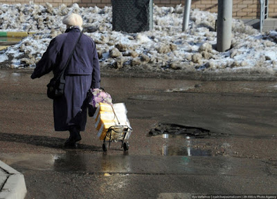 Bad Russian Roads Seen On www.coolpicturegallery.us