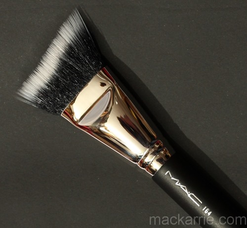 c_164DuoFibreCurvedSculptingBrush8