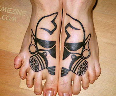 Tattoo nos pés de Máscara