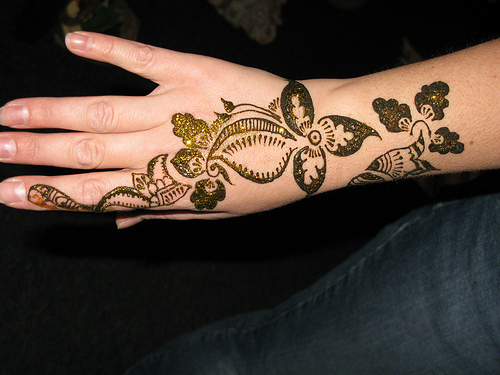 Easy Mehndi Designs 2012