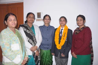 राजपथ परेड से लौटी स्वयंसेविका स्नेहा मिश्रा का महाविद्यालय में हुआ जोरदार स्वागत | #NayaSaberaNetwork