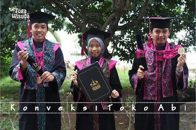 harga toga wisuda anak