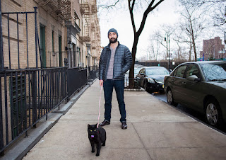 Hombres y gatos Fotógrafo rompe el estereotipo de loca de los gatos con su sesión de fotos