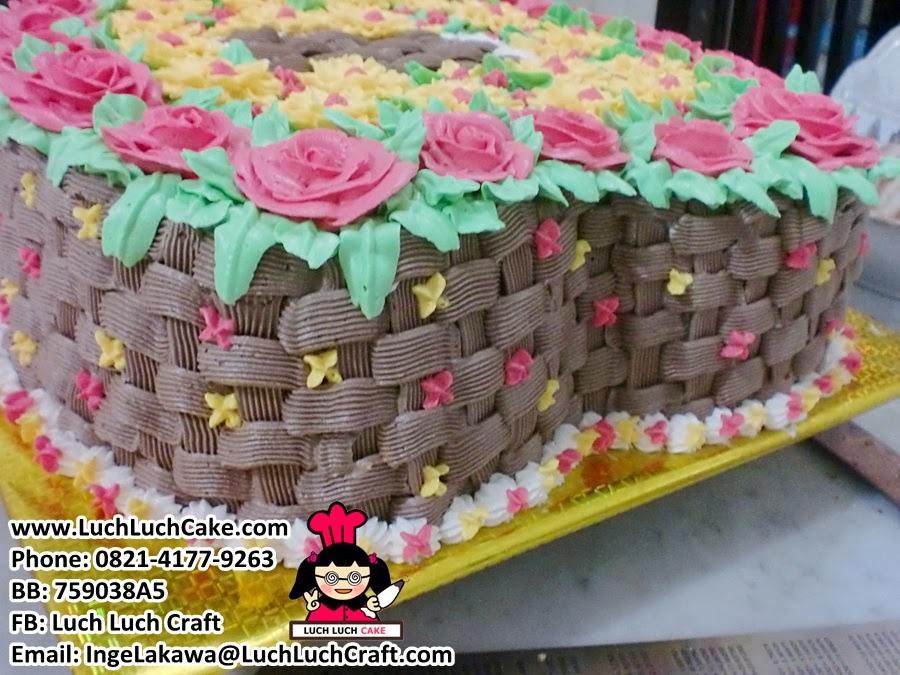 Luch Luch Cake: Kue Tart Mawar Taman Bunga Cantik Daerah 
