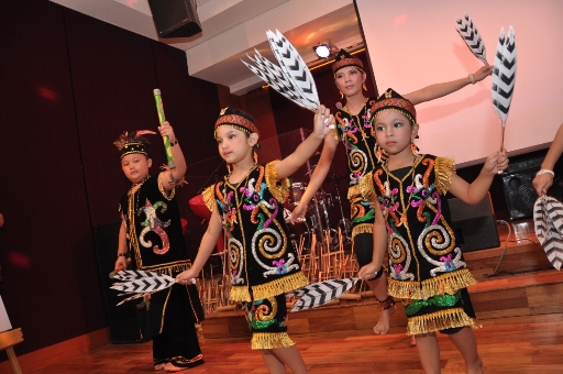 Tari Tradisional Kalimantan  Tengah TradisiKita Indonesia