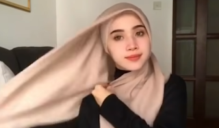 Tutorial Jilbab Segi Empat Kekinian