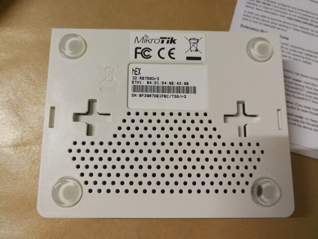 MikroTik RB750Gr3 hEX 開箱