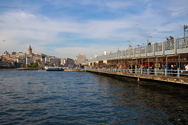 Ponte e Torre di Galata da Eminonu-Istanbul