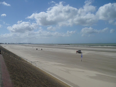 Dunkerque plage a marée basse par pierre-yves gires