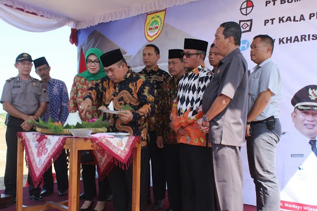 PELETAKAN BATU PERTAMA PEMBAGUNAN GEDUNG DPRD SUKOHARJO BARU DIMULAI