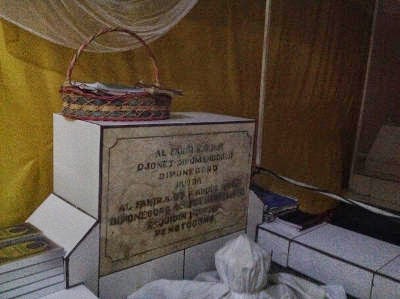 grave prince Diponegoro image