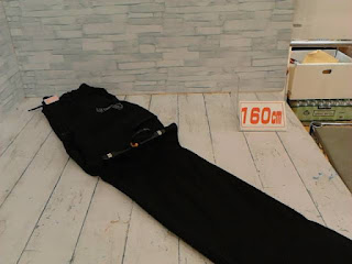 中古品　子供服　１６０ｃｍ　ブラック　ロングパンツ　４４０円