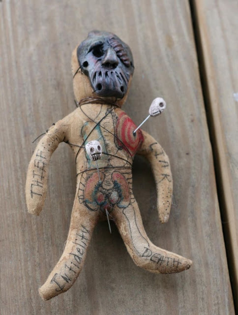 Le bambole vodu erano più che semplici oggetti magici, avevano anche un ruolo psicoterapico.