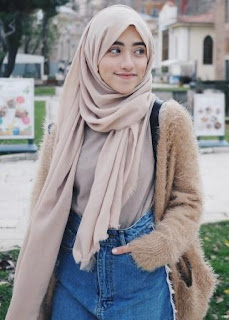 Foto Biodata Shirin Al Athrus Model Iklan Hijab Fresh Halal Body Lotion