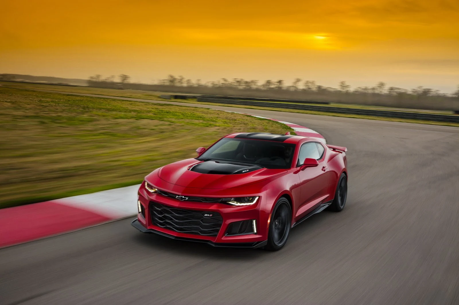 Chevrolet Camaro ZL1 2017 ra mắt bản Thần Sấm 640 mã lực