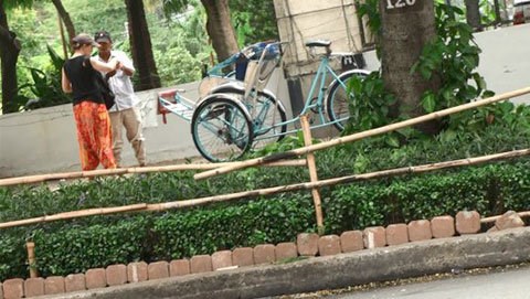 Saigon cyclo drivers rip foreign tourists