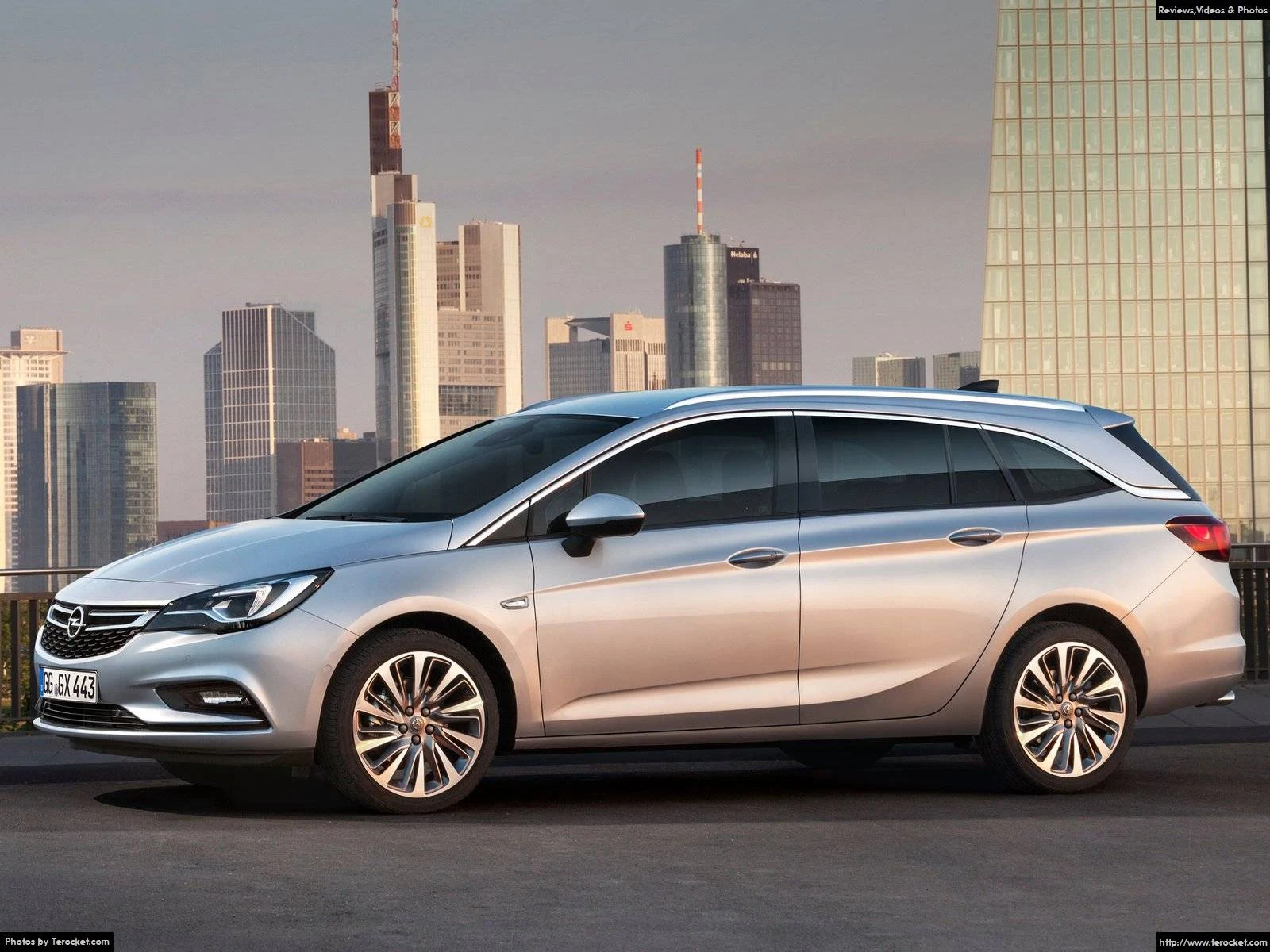 Hình ảnh xe ô tô Opel Astra Sports Tourer 2016 & nội ngoại thất