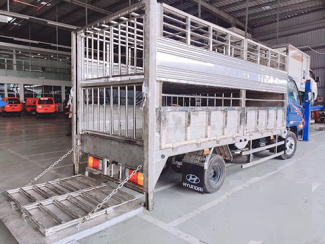 Hyundai N250SL thùng chở gia súc lợn heo