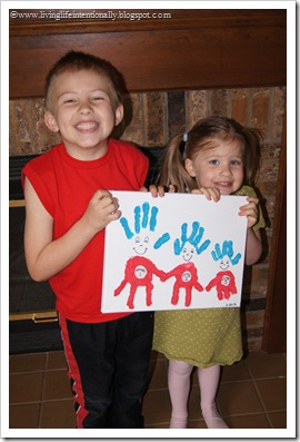Thing 1, Thing 2, Thing 3 Craft for Kids - this such a super cute hand art project for kids to celebrate Dr. Seuss birthday or any time. SO CUTE!