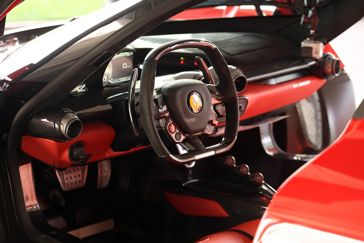 Ferrari-LaFerrari most expensive car (4)