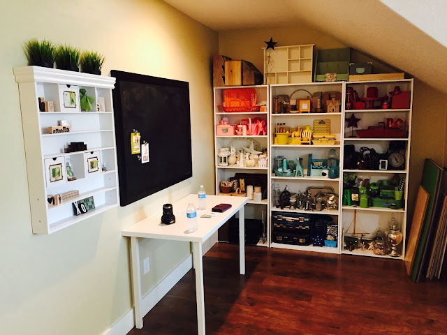 Craft Room Tour: Photography Studio www.jengallacher.com #craftroom #photographystudio #photographyprops