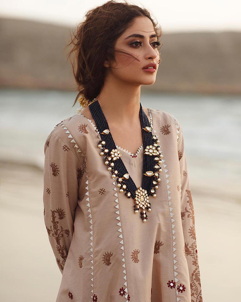 Sajal Aly stylish beautiful pakistani actress