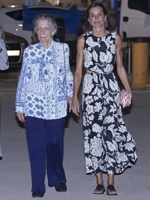 Princess Leonor wore a new dress by Babbaki. Infanta Sofia wore a printed blouse and skirt by Designers Society. Mango dress