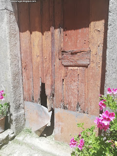 NORMAL DOORS / Portas Normais, Castelo de Vide, Portugal