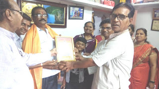 Lakshmikant Jethwa awarded by Sanskar Bharti