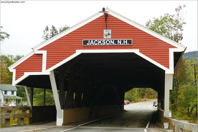 Puente Cubierto que hace de Entrada a Jackson, New Hampshire